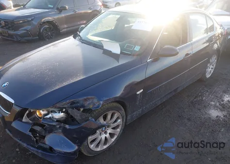 2006 BMW 330Xi z USA, uszkodzony, nr VIN WBAVD33546KV64991